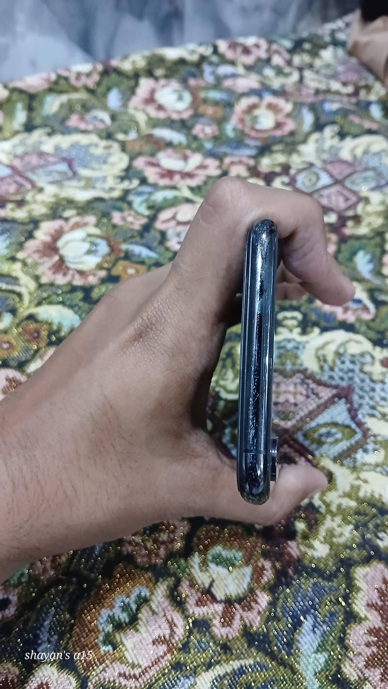 Apple iPhone XS Max 2