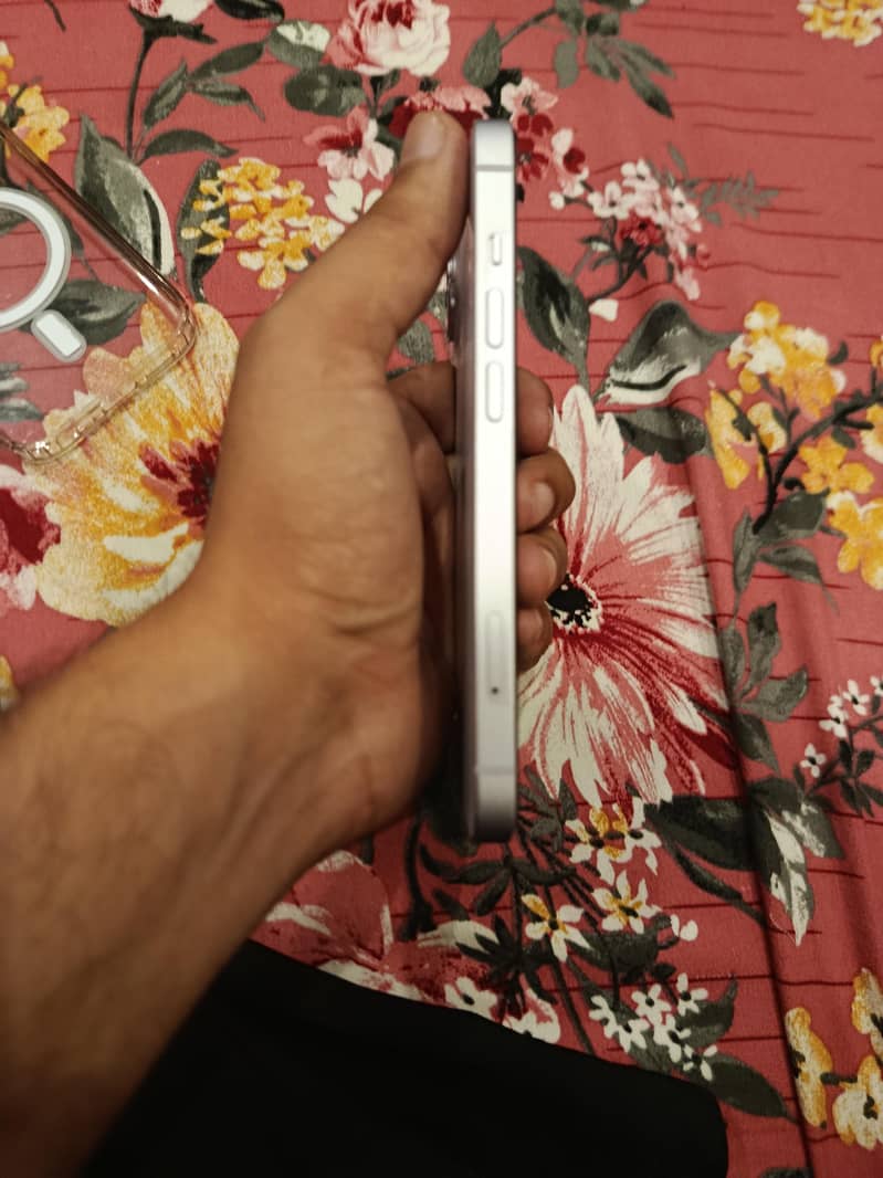 Apple iPhone 14 2