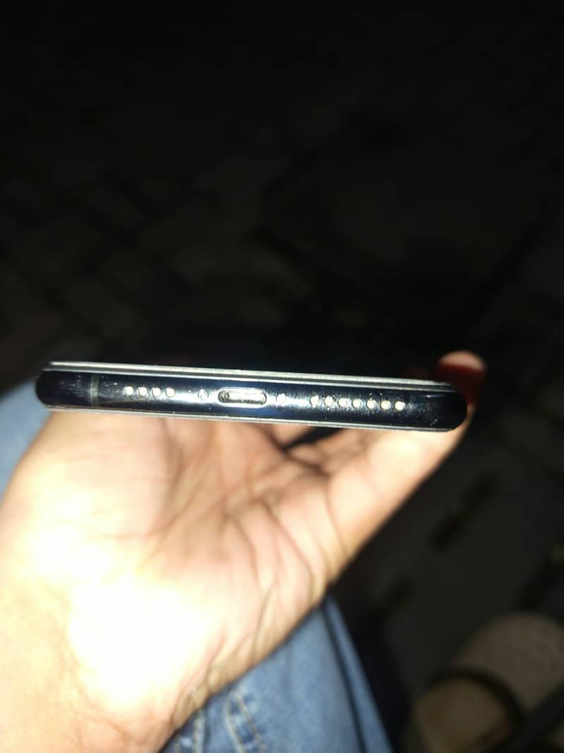 iphone xs max 4