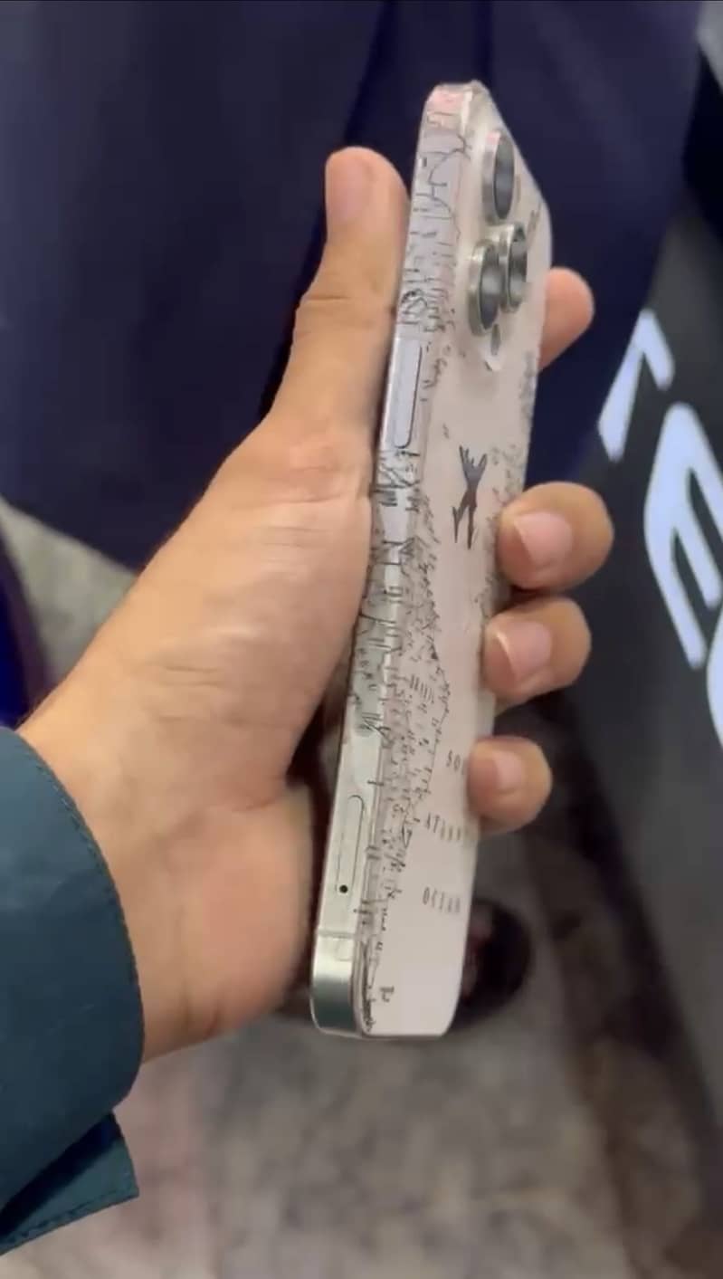 Apple iPhone 15 Pro Max 1