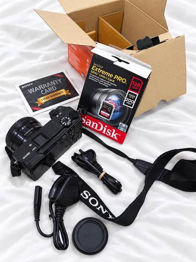 Sony A6400 Mirrorless Camera with Lens – Excellent Condition