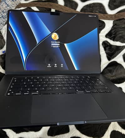 Macbook Air M2 2023