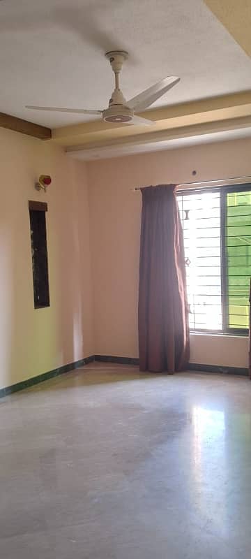 10 Marla Upper Portion For Rent With All Utility Connection's Near Ucp University & Shaukat Khanam Chowk
