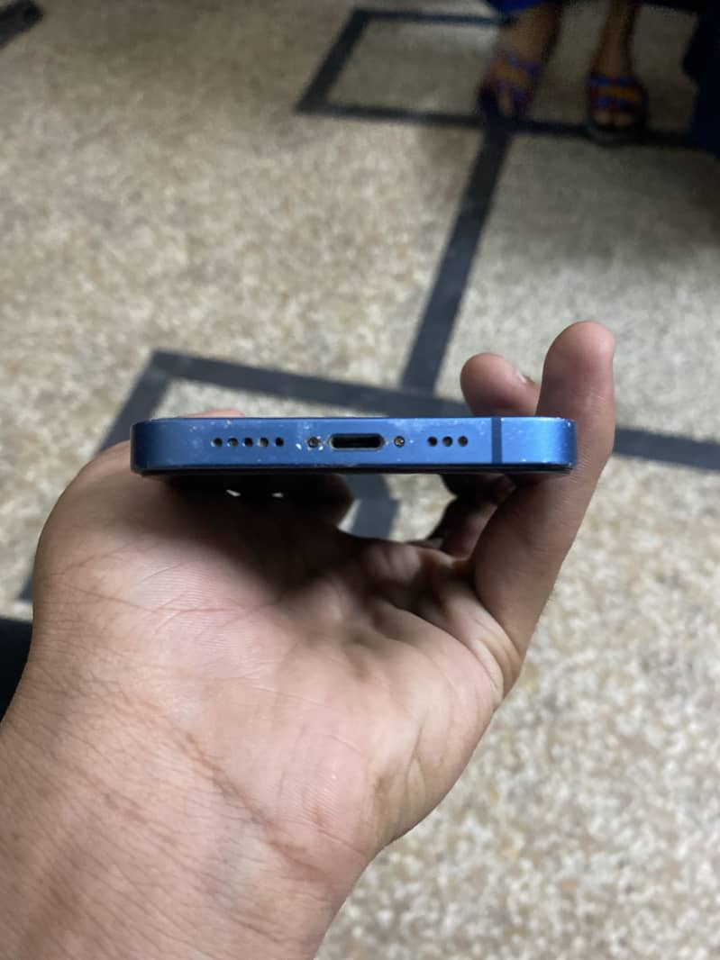 Apple iPhone 13 6