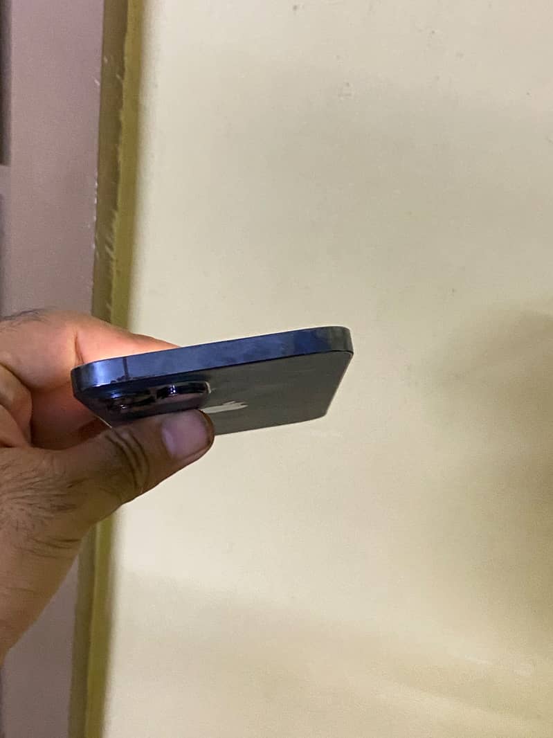 Apple iPhone 12 Pro Max 2