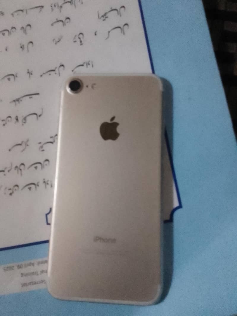 Apple iPhone 7 1