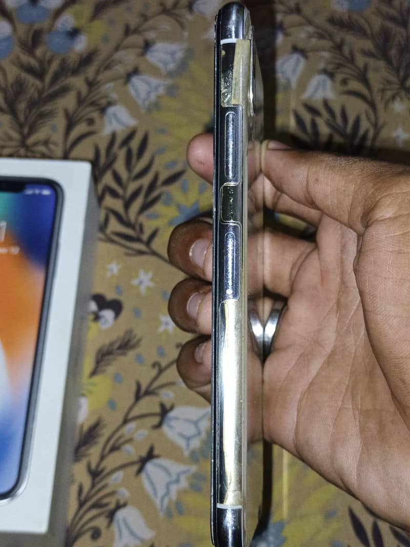 Apple iPhone X 3