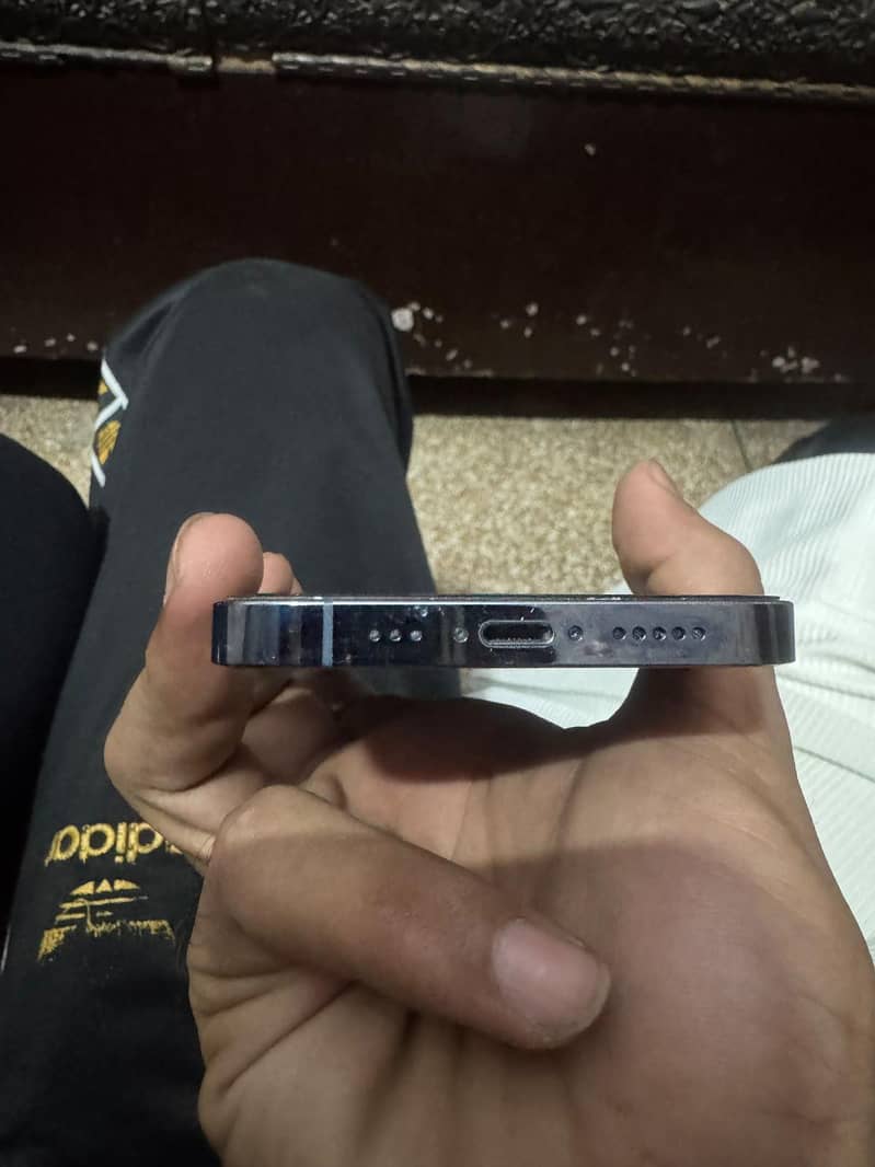 Apple iPhone 13 pro 2