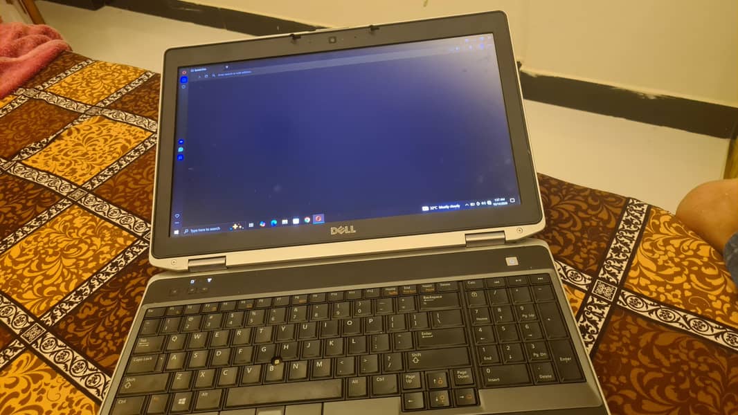 dell laptop 1