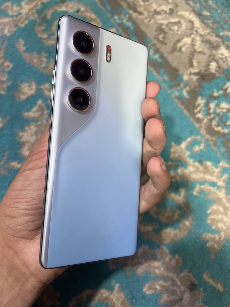 Tecno CAMON 40 Pro 5