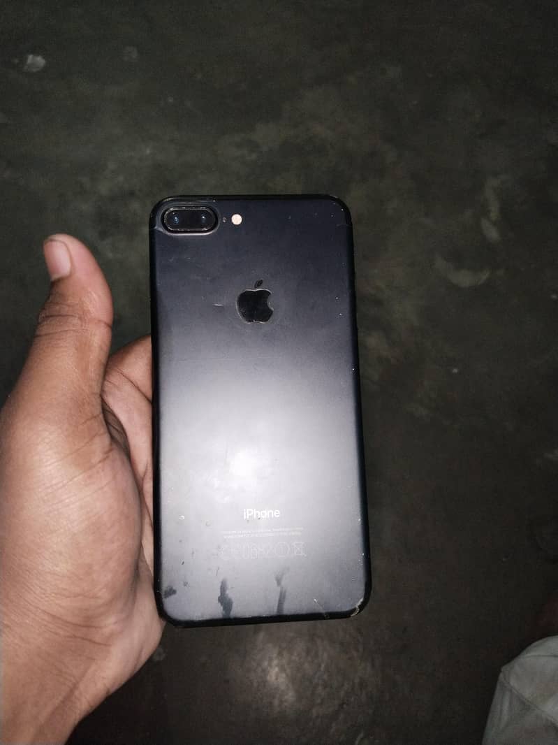 Apple iPhone 7 Plus 1