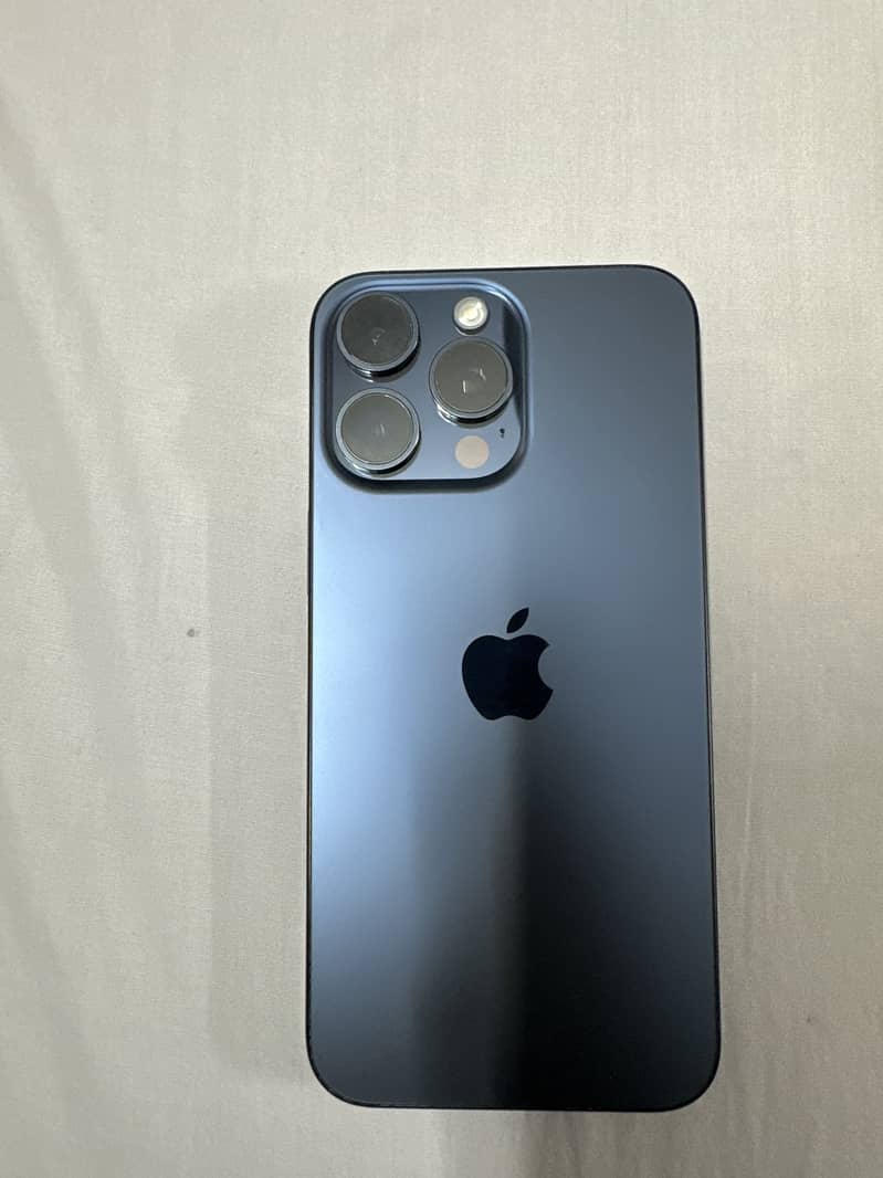 Apple iPhone 15 Pro Max 0