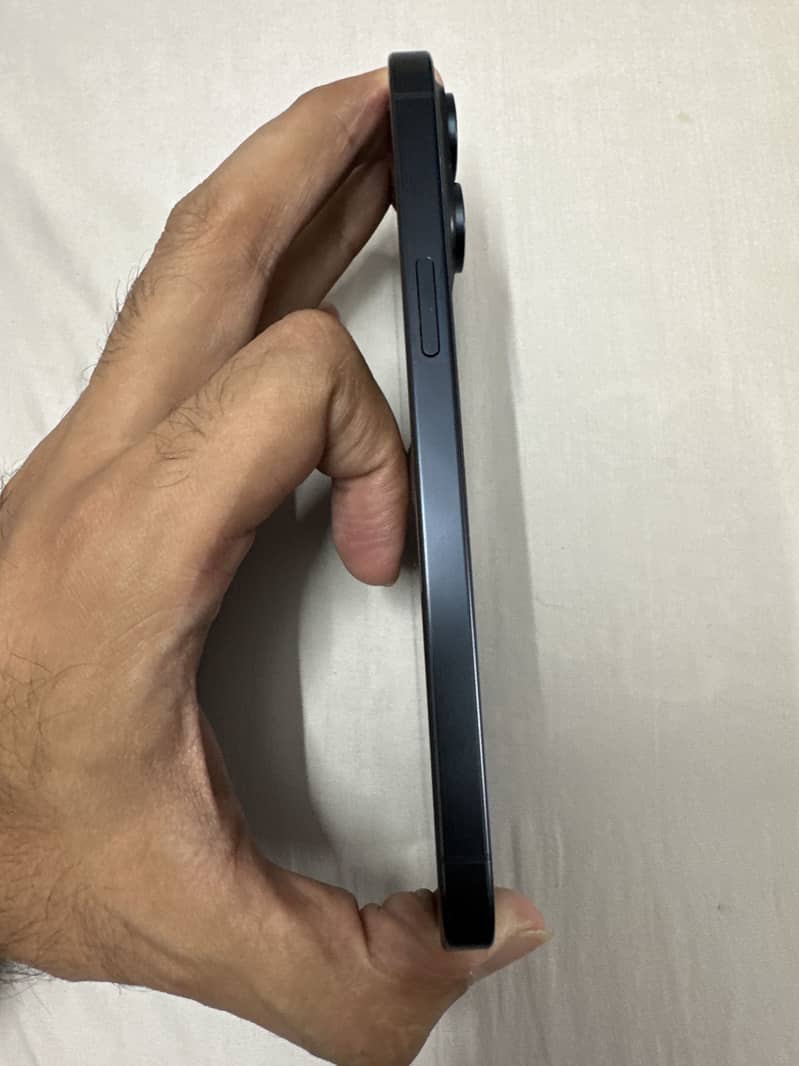 Apple iPhone 15 Pro Max 2