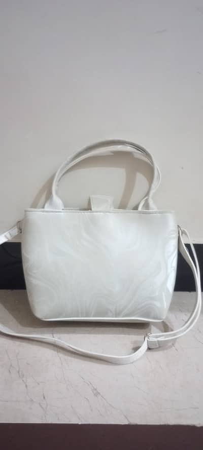 Elegant White Luxury Handbag for Girls | Stylish & Trendy Shoulder Bag