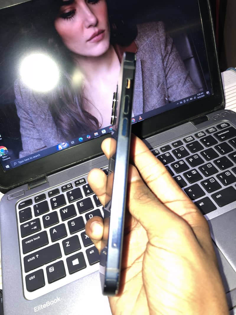Apple iPhone 12 7