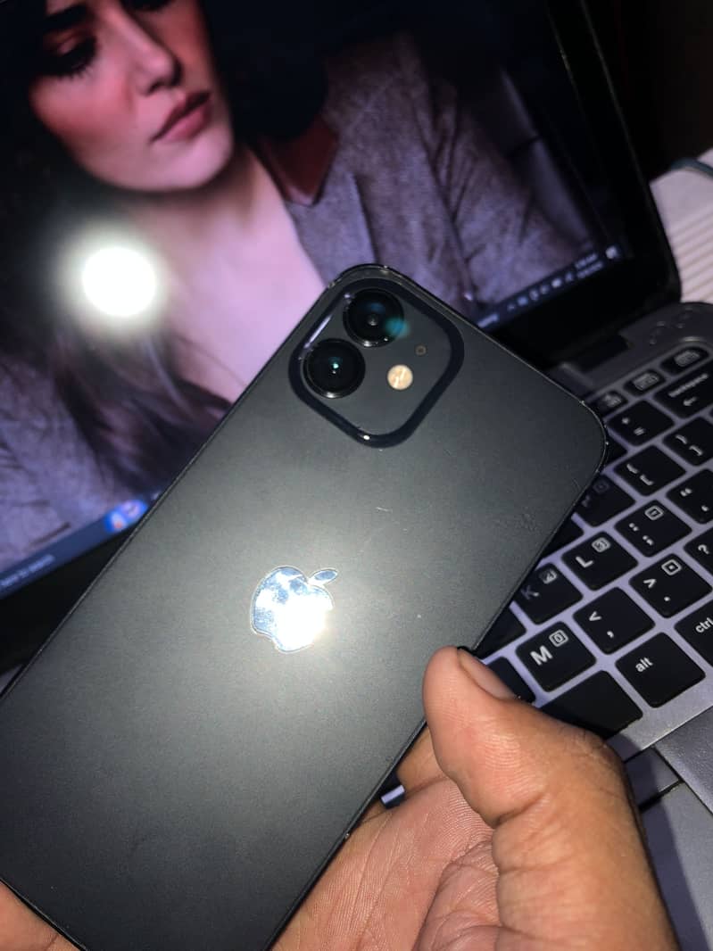 Apple iPhone 12 10