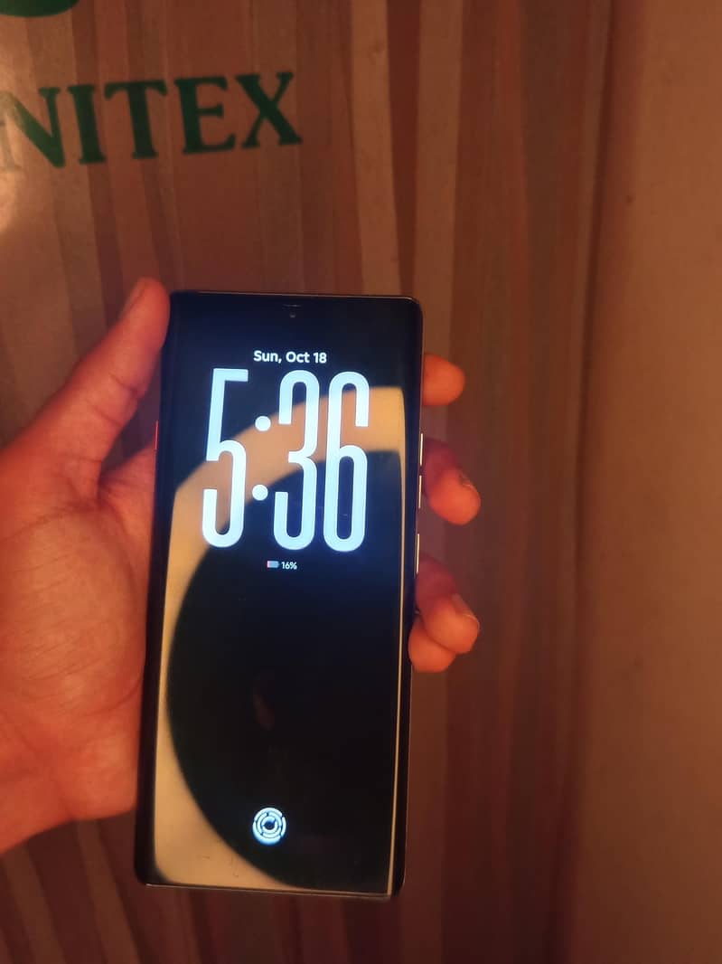 Tecno CAMON 40 Pro 1