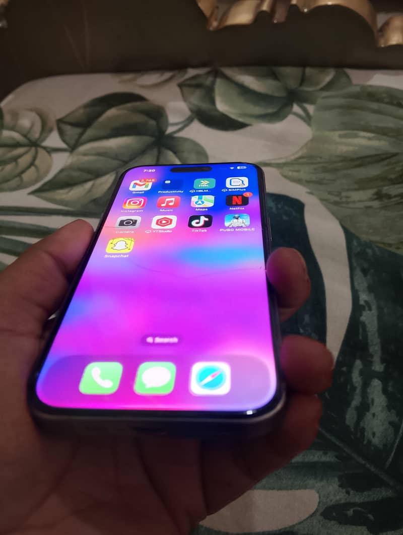 Apple iPhone 15 Pro 2