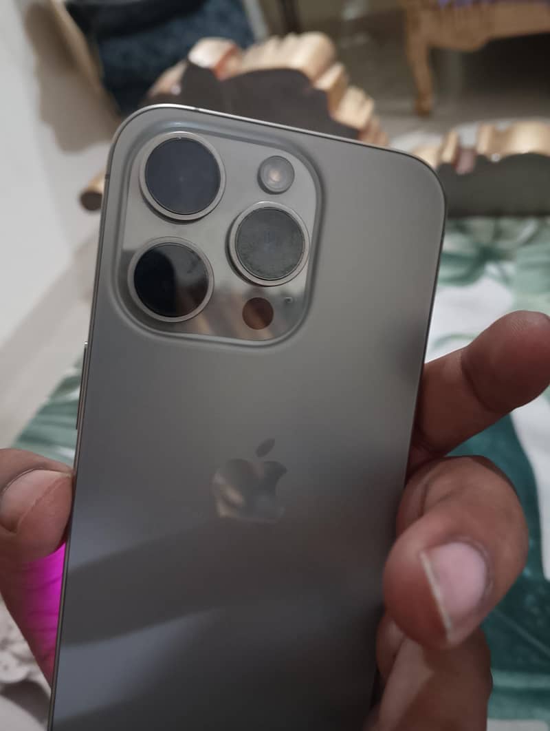 Apple iPhone 15 Pro 3