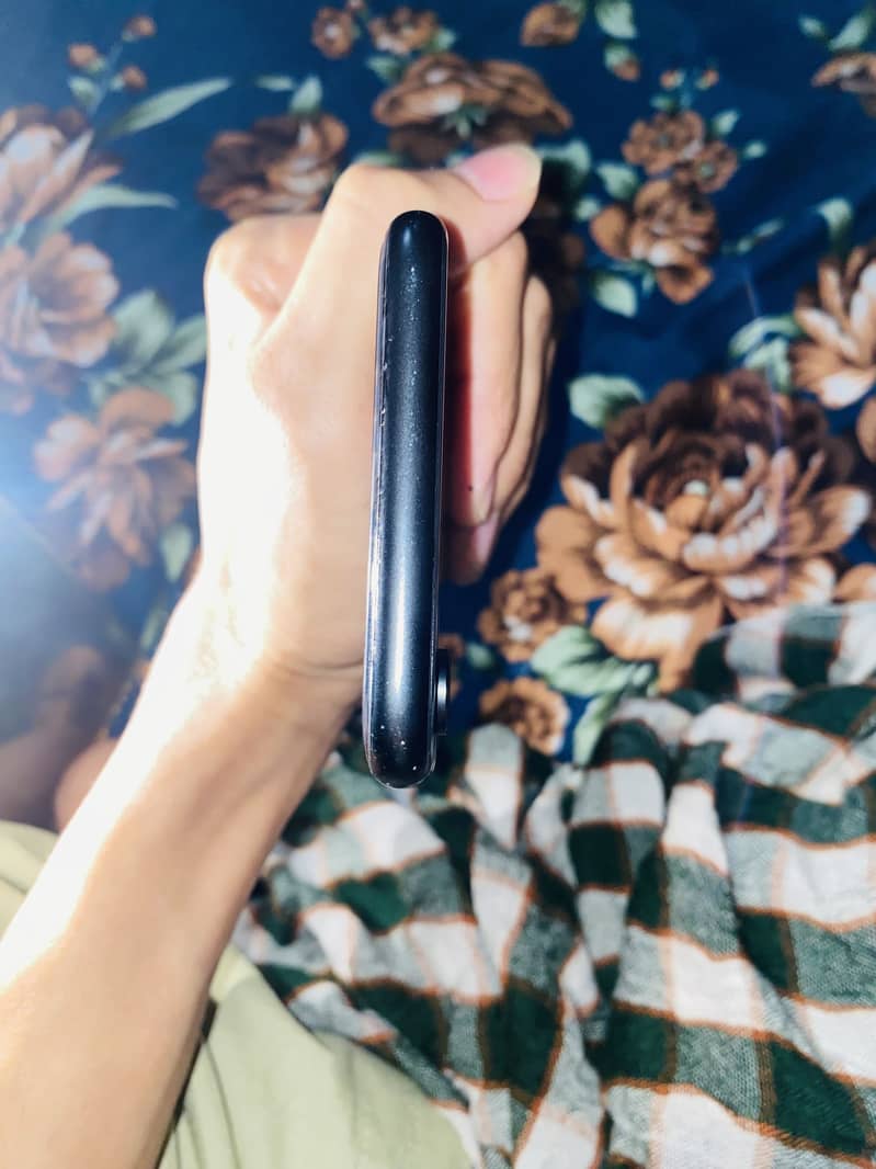 Apple iPhone XR 1