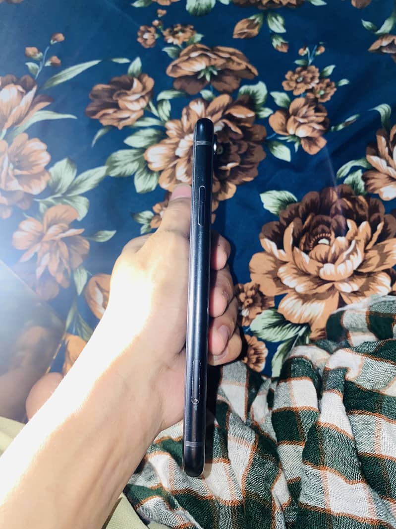 Apple iPhone XR 2
