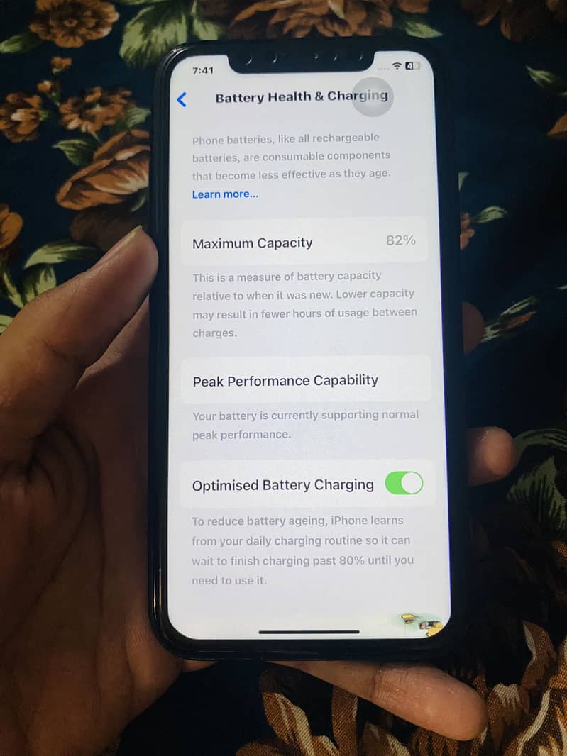 Apple iPhone XR 4