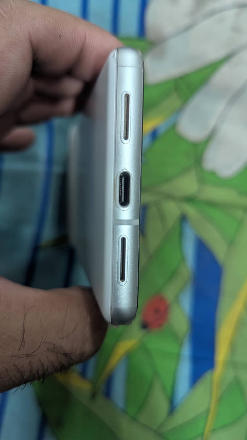 Google Pixel 7 4