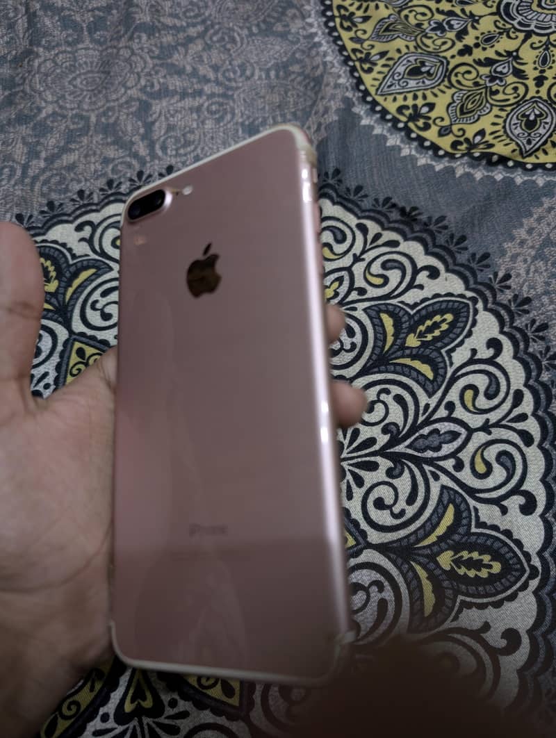 Apple iPhone 7 Plus 3