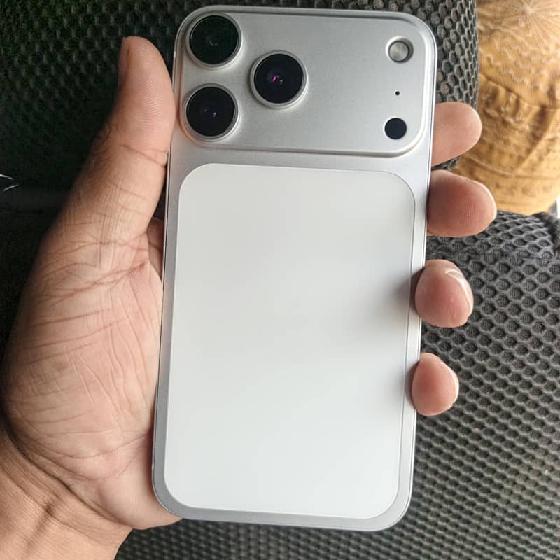 Apple iPhone 17 Pro 0