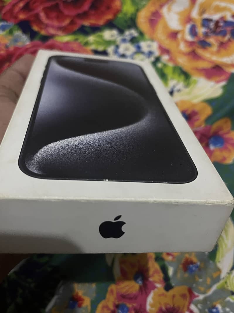 Apple iPhone 15 Pro Max 1