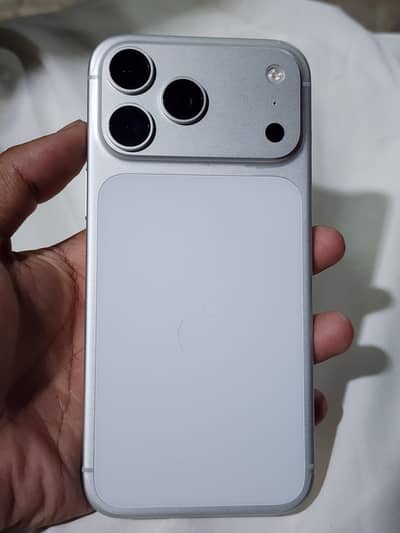 Apple iPhone 17 Pro Max sim time