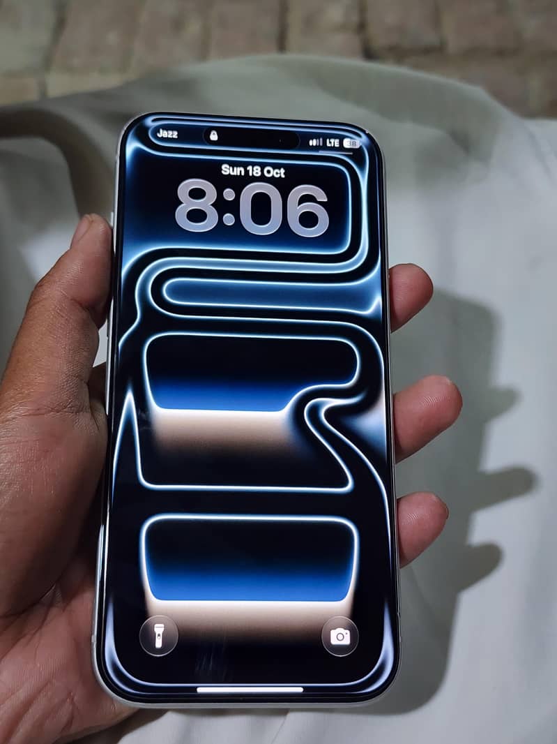 Apple iPhone 17 Pro Max sim time 1