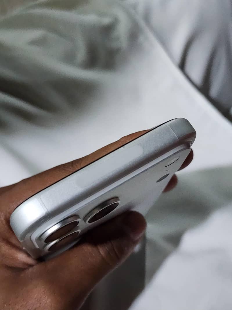 Apple iPhone 17 Pro Max sim time 7