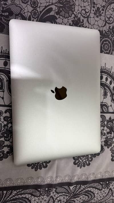 Apple MacBook Pro 14,1 2017