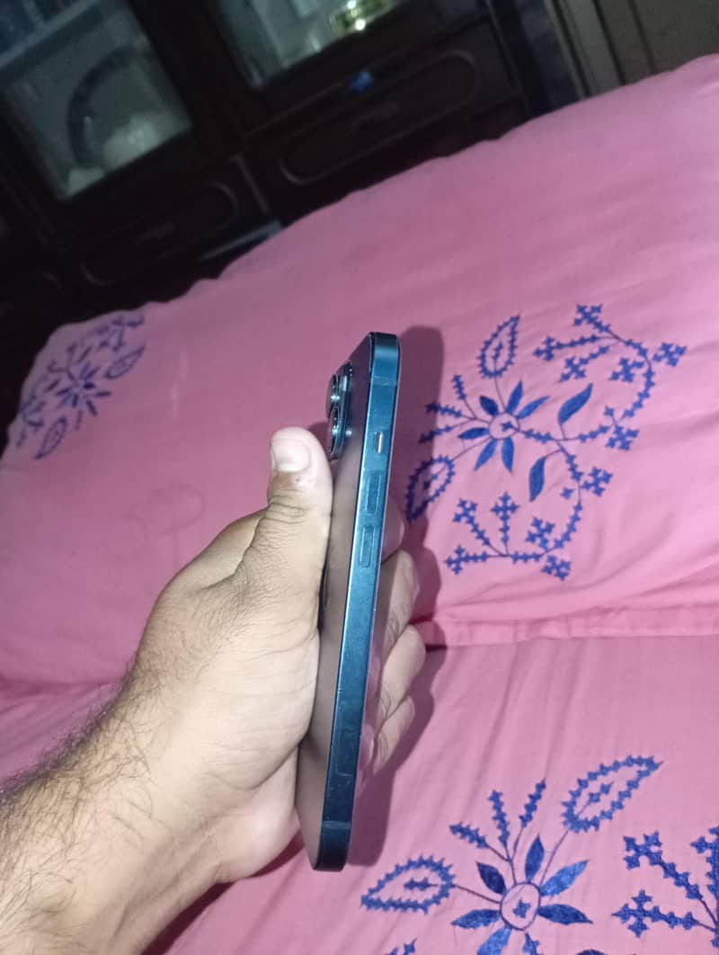 Apple iPhone 14 8
