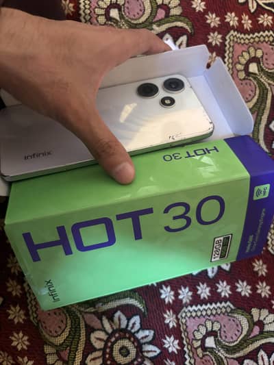 Infinix Hot 30 8GB 128GB only pannal change with box and charger