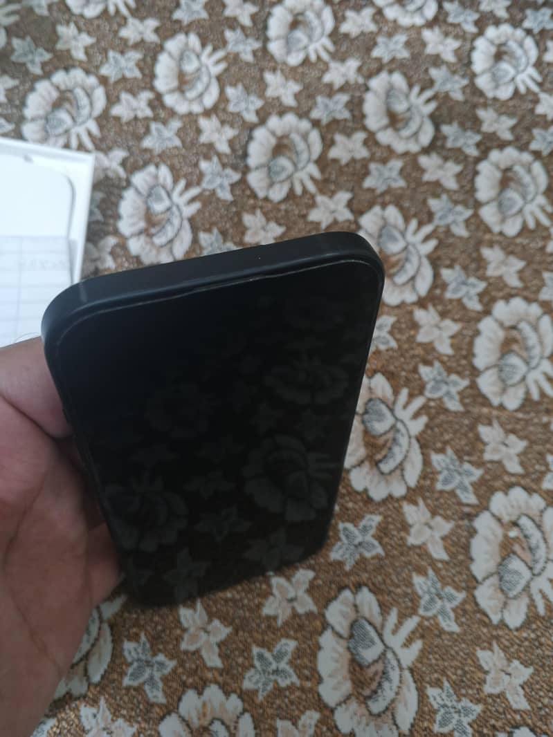 Apple iPhone 15 11