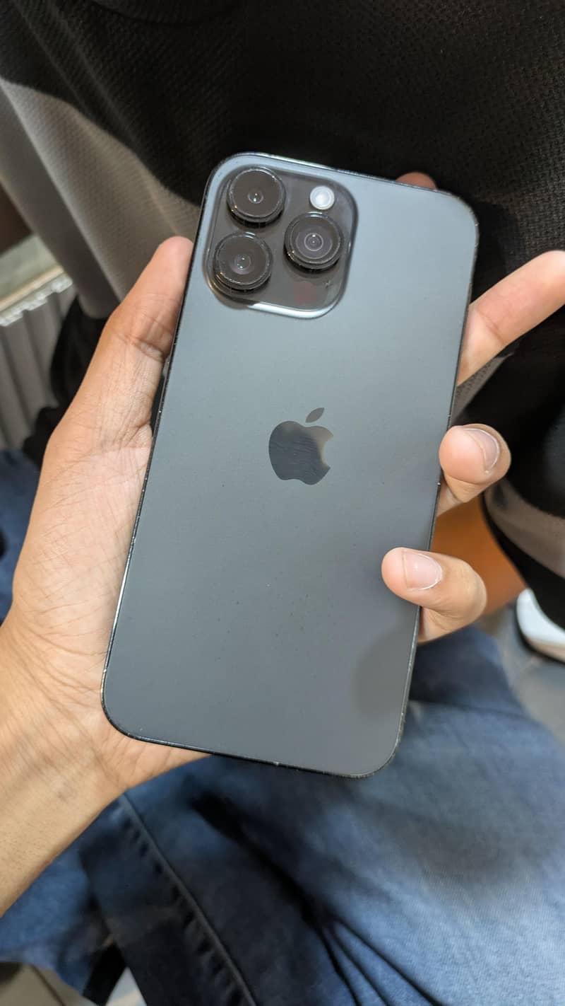 Apple iPhone 14 Pro Max 1