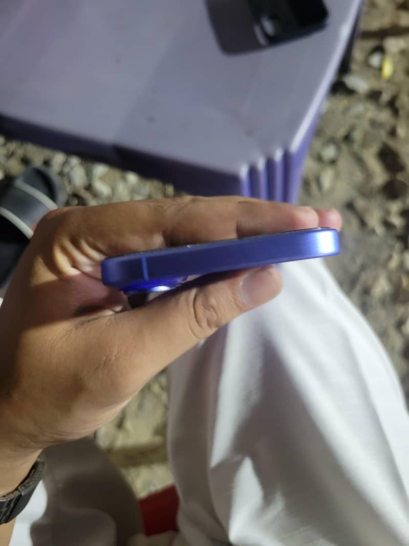 Apple iPhone 16 1
