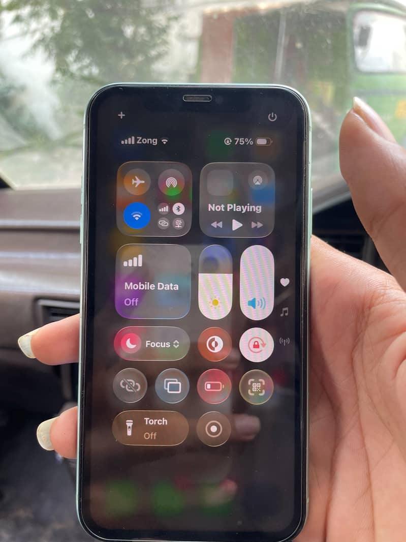 Apple iPhone 11 4
