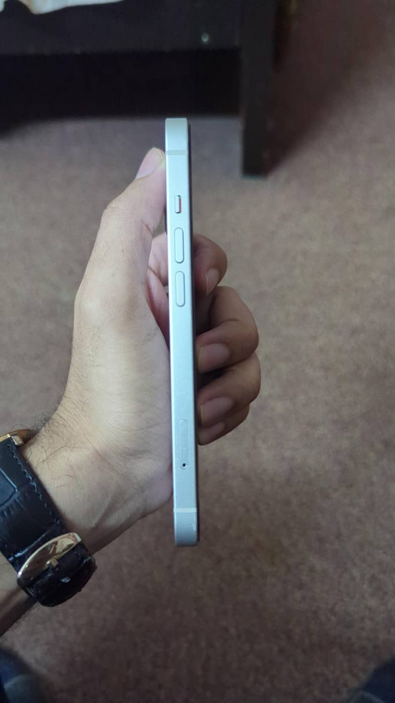 Apple iPhone 13 3