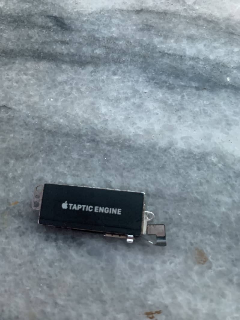 Apple iPhone X 4