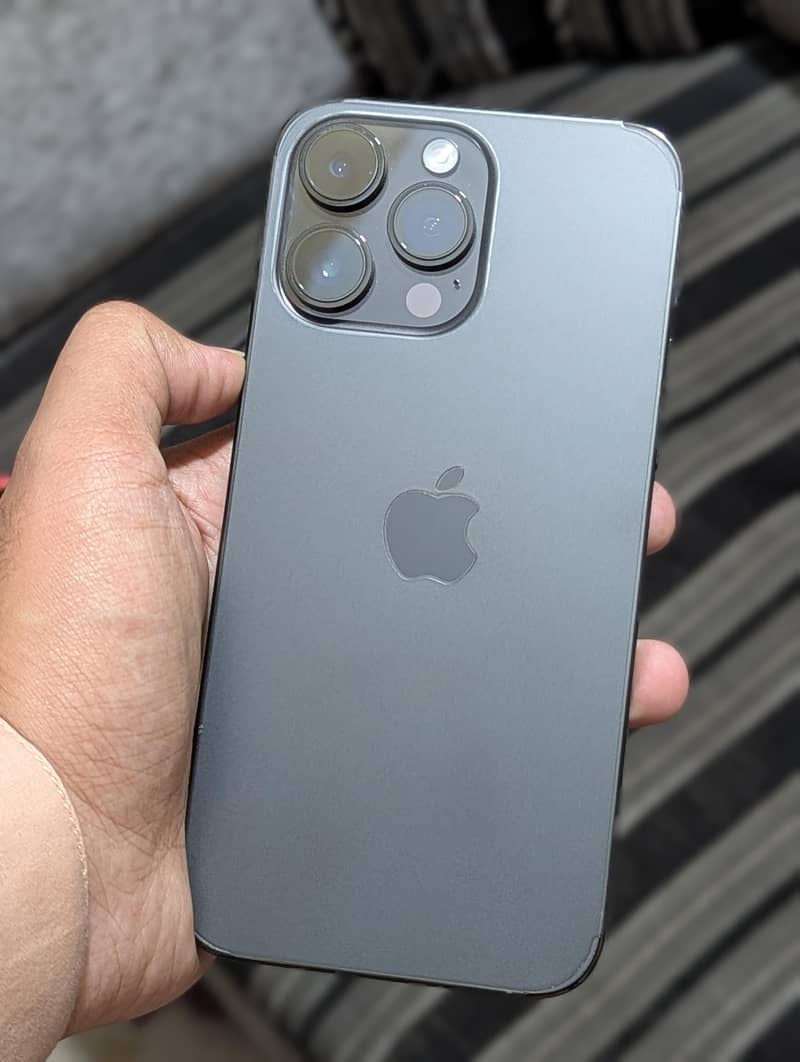 Apple iPhone 14 Pro Max 1