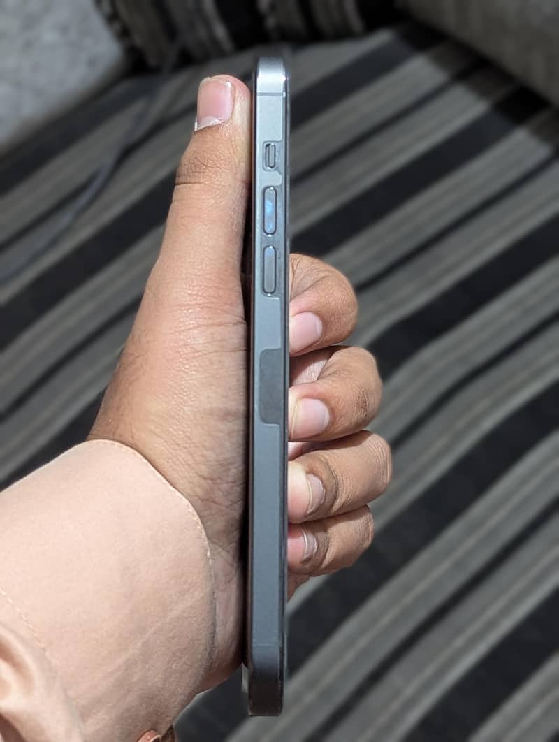 Apple iPhone 14 Pro Max 4