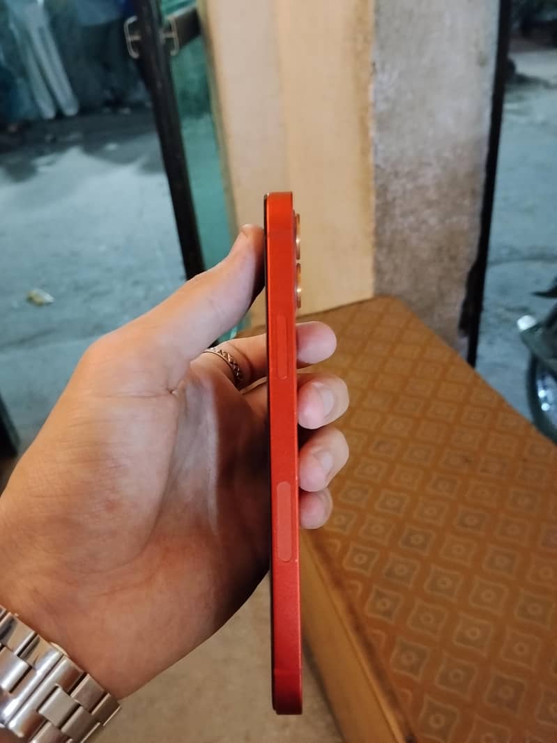 Apple iPhone 12 4