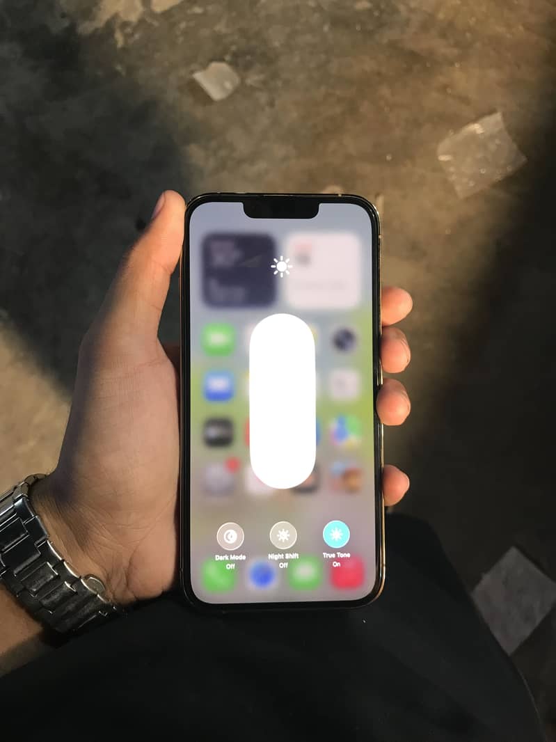 iPhone 13 Pro 4