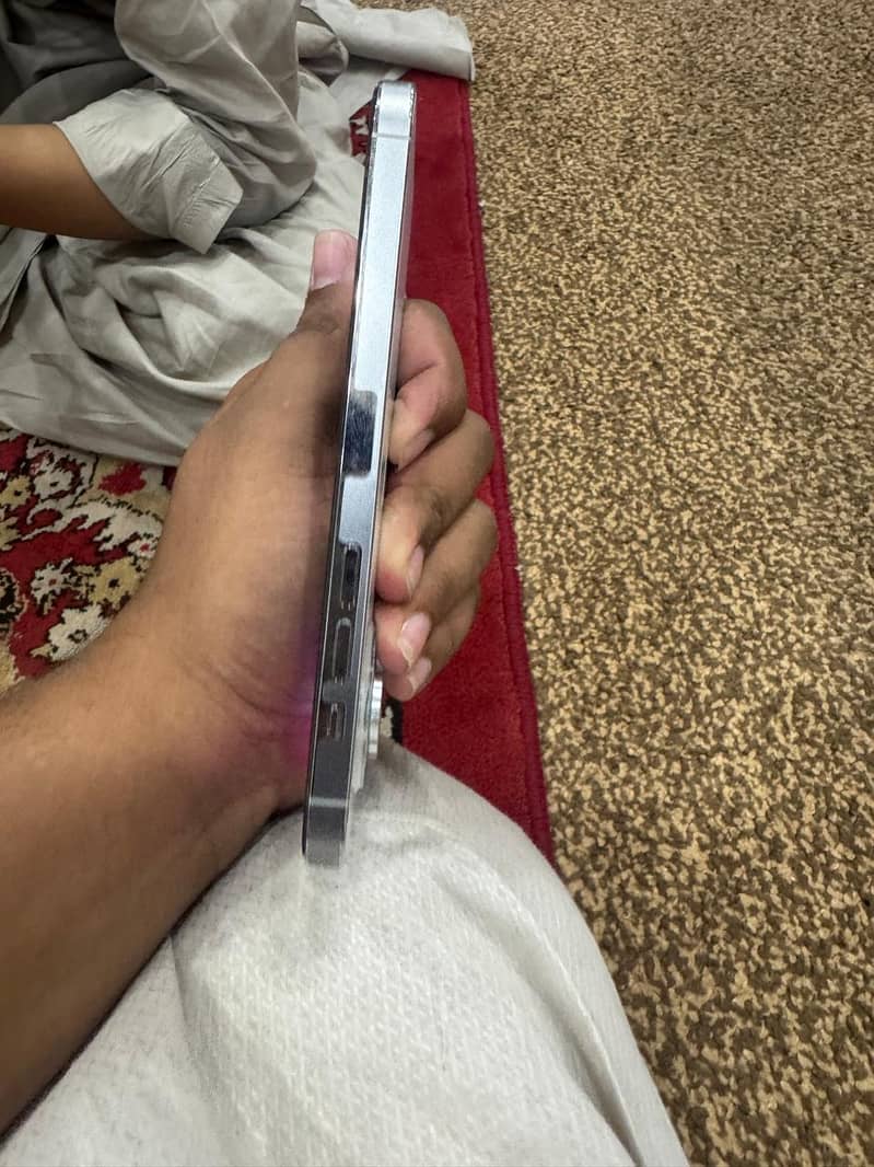 iphone 14 pro max 3