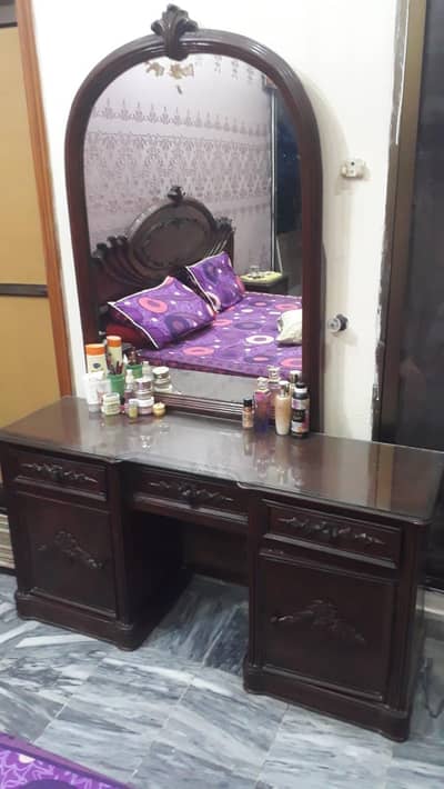dressing table