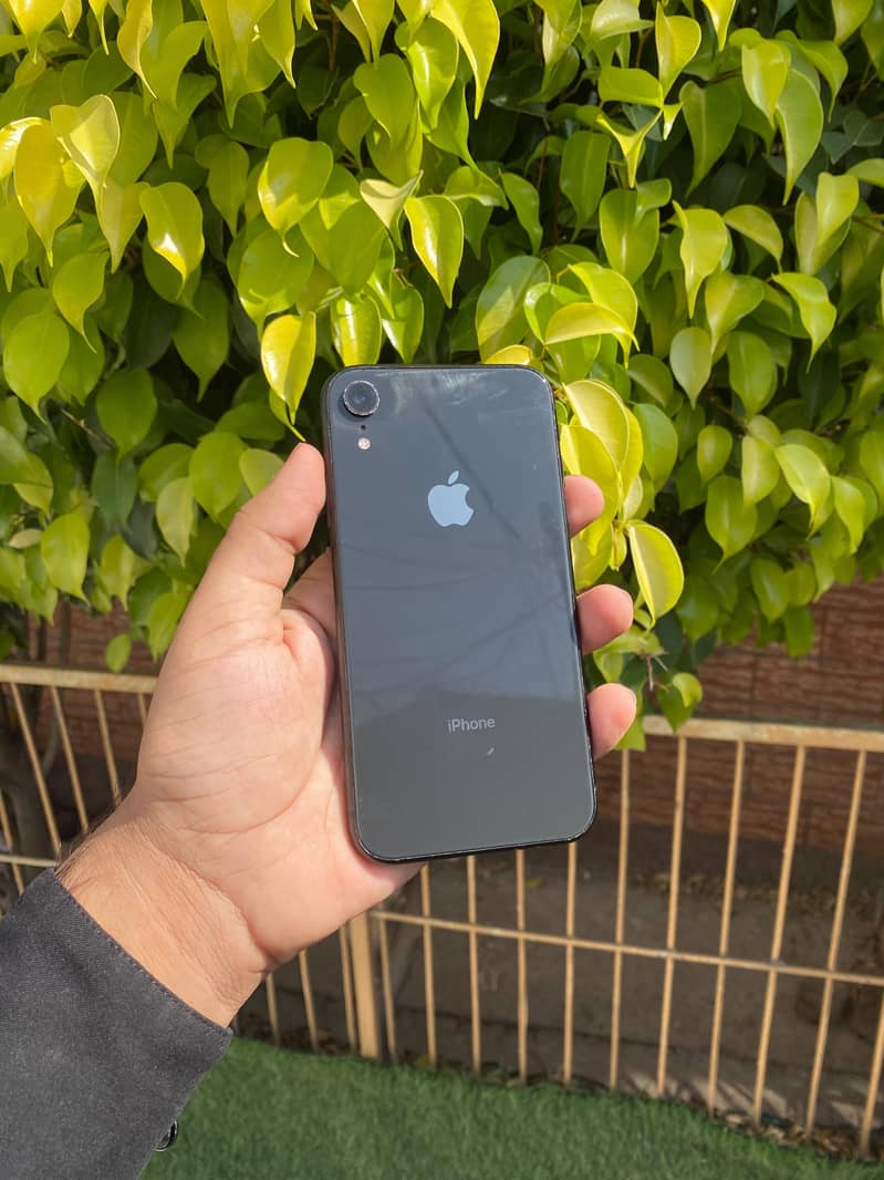 iPhone XR 5