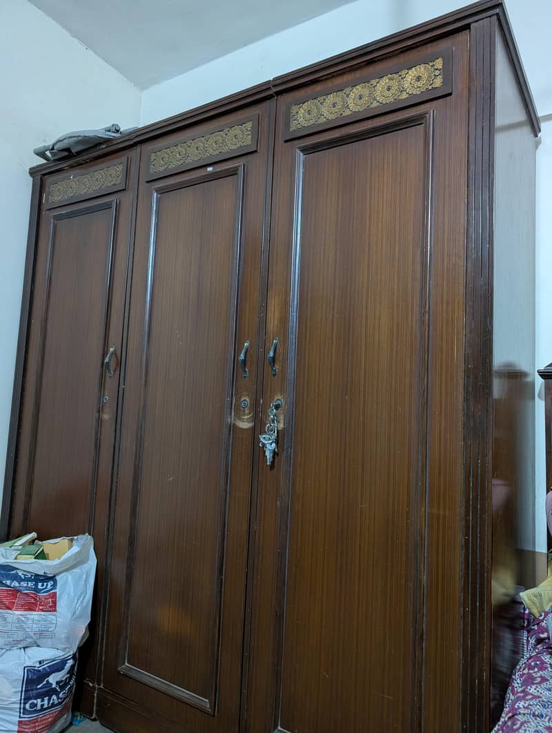 3 door Wardrobe 1